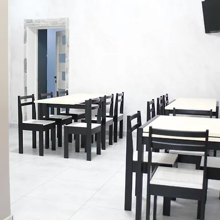 Margo Πανσιόν *