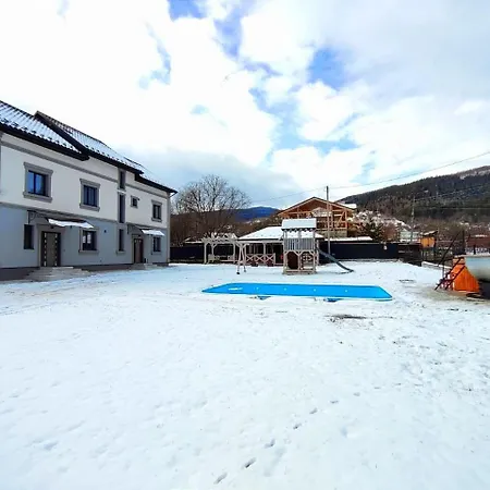 Margo Πανσιόν *